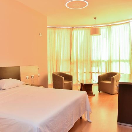 Hotel Continental دراس المظهر الخارجي الصورة