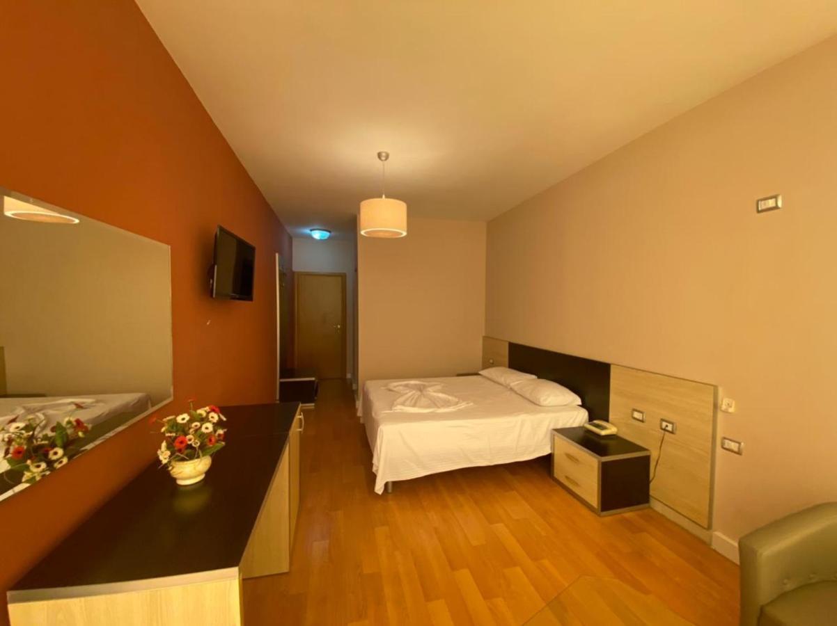 Hotel Continental دراس المظهر الخارجي الصورة