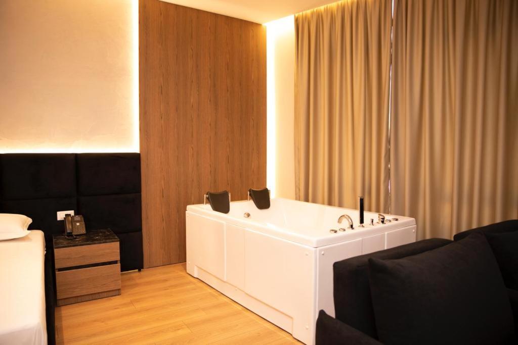 Hotel Continental دراس المظهر الخارجي الصورة