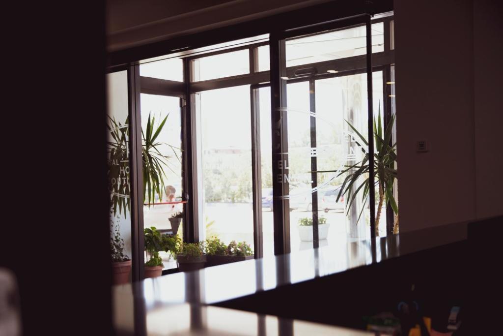 Hotel Continental دراس المظهر الخارجي الصورة